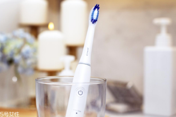 佳洁士电动牙刷好不好,佳洁士电动牙刷怎么充电