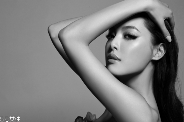 晚上适合用什么护肤品最好,晚上应该用什么护肤品