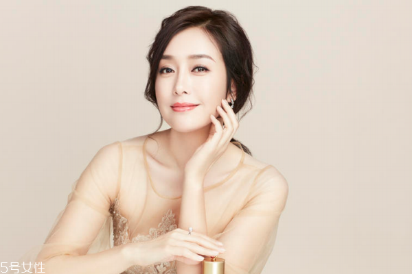 油性皮肤怎样洗脸最好,油性皮肤用什么洗脸可以去油