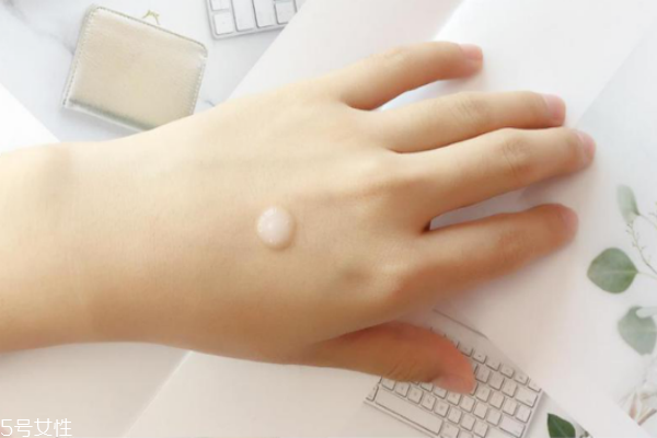 小红帽精华如何使用,大宝紧致精华液怎么样 小红帽精华如何使用,大宝紧致精华液怎么样