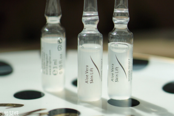 安瓶适合油性皮肤使用吗,安瓶都很油吗适合油皮使用吗