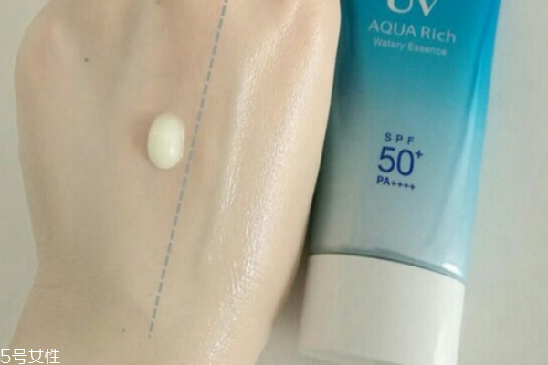 护肤品买大瓶装还是小瓶装好,护肤品买大瓶还是小瓶