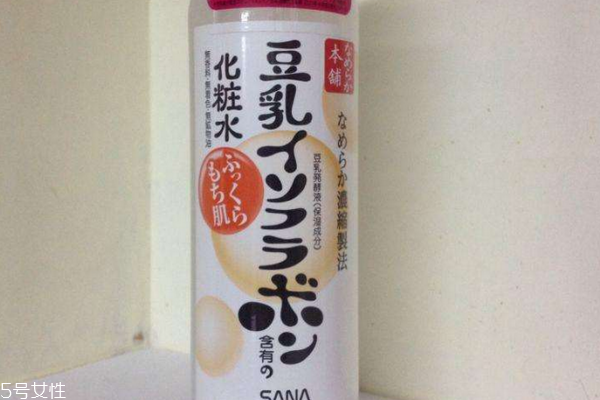 豆乳乳液含酒精吗,化妆水含酒精可以放心使用吗