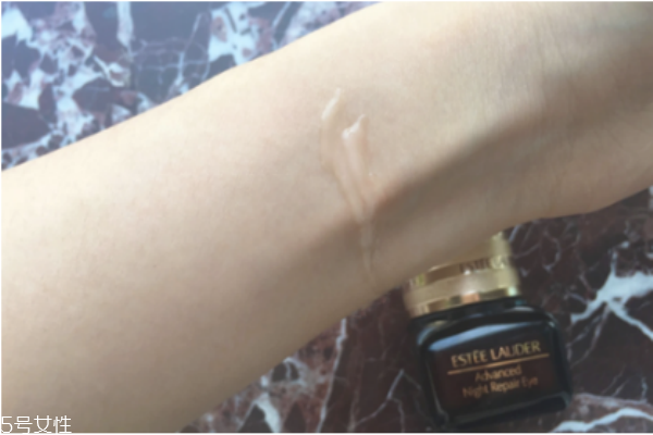 雅诗兰黛小棕瓶眼霜和兰蔻小黑瓶眼霜哪个好用,兰蔻小黑瓶眼霜好还是雅诗兰黛眼霜好