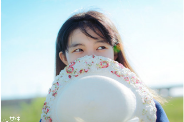 头发非常干枯毛躁怎么办,干枯毛躁的头发怎么护理 头发非常干枯毛躁怎么办,干枯毛躁的头发怎么护理