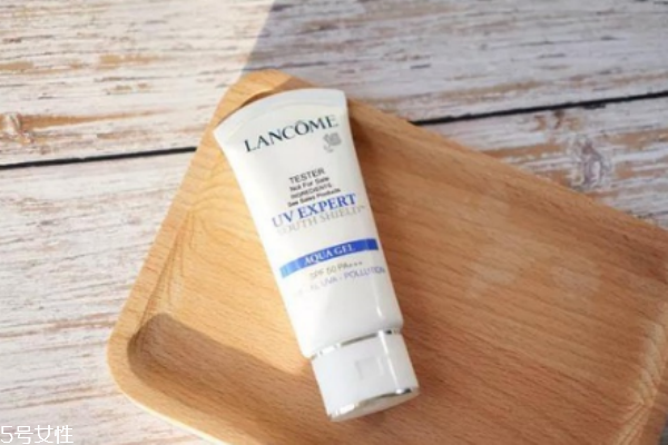 兰蔻防晒蓝色和金色区别,兰蔻防晒霜颜色发黄 兰蔻防晒蓝色和金色区别,兰蔻防晒霜颜色发黄