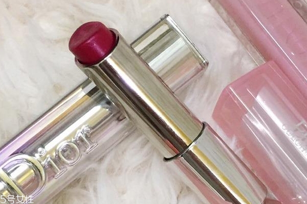 润唇膏可以去唇纹吗,什么润唇膏可以淡化唇纹