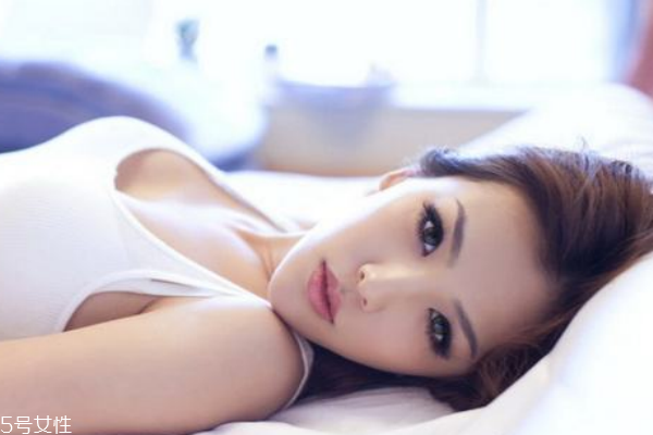 月经期间长痘痘怎么调理,来姨妈长痘痘怎么调理