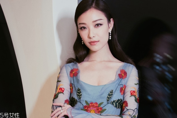 角质层薄皮肤暗沉,角质过厚图片