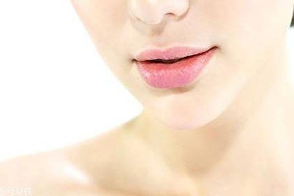 下巴反复起粉刺,下巴反复长粉刺是什么原因怎么调理