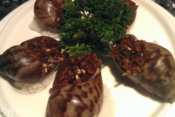 海螺和什么一起炒好吃,海螺怎么做好吃 家常做法