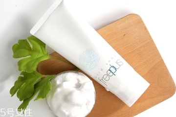 氨基酸洗面奶没有泡沫正常吗,氨基酸洗面奶没有泡泡是不是假的 氨基酸洗面奶没有泡沫正常吗,氨基酸洗面奶没有泡泡是不是假的