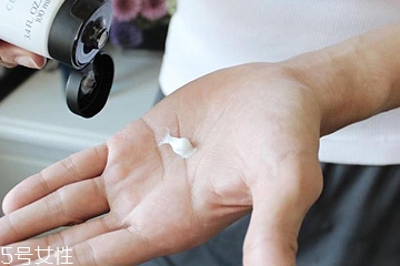 控油是去油的意思吗,什么叫控油