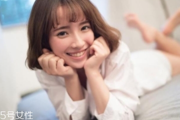 喷香水出汗会臭吗,香水可以掩盖汗味吗 喷香水出汗会臭吗,香水可以掩盖汗味吗