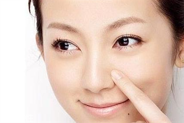 毛孔粗大是缺水吗,皮肤毛孔大是因为缺水吗