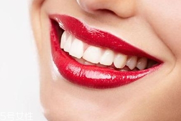 牙膏里面含香精有什么危害,属于牙膏中芳香剂的是 牙膏里面含香精有什么危害,属于牙膏中芳香剂的是