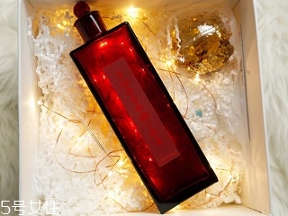 红色蜜露是水还是精华,红色蜜露精华化妆液