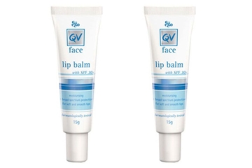 润唇膏保湿哪个牌子好,护唇膏哪个牌子好