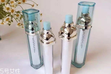 油性皮肤适合用肌底液吗,油性皮肤用什么粉底液好