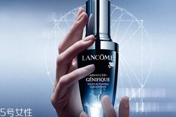 长斑的人适合用肌底液吗,皮肤干有斑用什么粉底液好