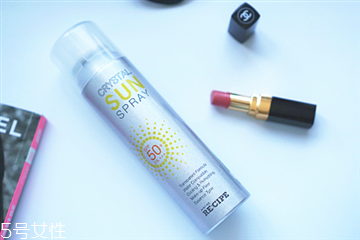 化妆和防晒喷雾的顺序,防晒霜和防晒喷雾的使用顺序