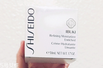 痘痘肌肤用什么面霜,脸上有粉刺痘痘用什么护肤品