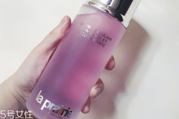 敏感肌适合用什么纯露,敏感肌肤适合用什么补水