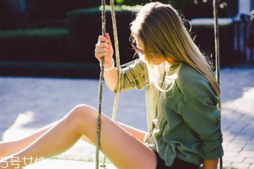 如何判断防晒霜是否需要卸妆,防晒到底要不要卸妆 如何判断防晒霜是否需要卸妆,防晒到底要不要卸妆