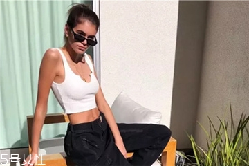 防晒霜打开一年后还能用吗?,防晒霜打开一年后还能用吗雅漾