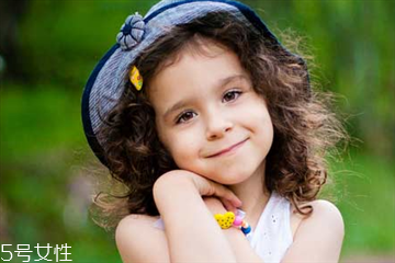 小孩子什么时候可以用洗面奶,12岁的小孩子可以用洗面奶吗