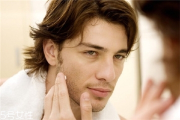 男士皮肤干燥怎么办,皮肤干燥严重缺水怎么办 男士皮肤干燥怎么办,皮肤干燥严重缺水怎么办