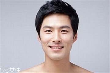 男人的皱纹,男人有皱纹代表什么 男人的皱纹,男人有皱纹代表什么