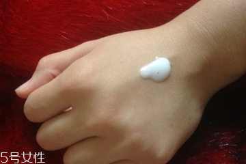 油性皮肤按摩选什么按摩膏,脸部按摩用按摩膏还是按摩油较好? 油性皮肤按摩选什么按摩膏,脸部按摩用按摩膏还是按摩油较好?