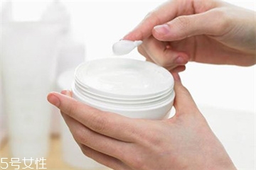 护肤品开盖后能用多久? 过期后还能用吗?,护肤品开盖之后多久不能用