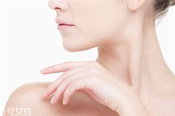 脖子皮肤松弛颈纹多怎么办,脖子皮肤松弛皱纹越来越多了怎么办