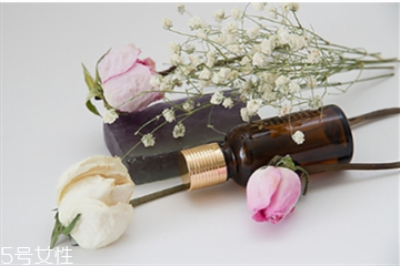 孕妇能不能用玫瑰精油护肤品,孕妇能不能用玫瑰精油皂