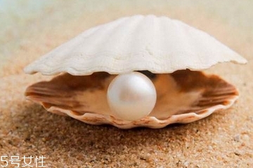 珍珠粉能直接涂在脸上过夜吗,珍珠粉可以涂脸过夜吗