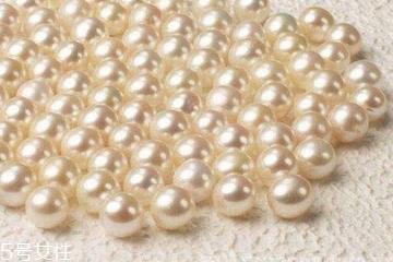 珍珠粉是什么颜色的,珍珠粉是什么颜色衣服