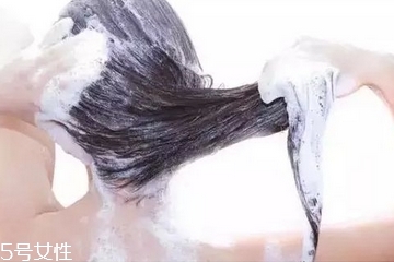 护发素在头上停留多久是正确,护发素在头上停留多久合适