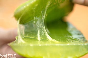 芦荟水可以当爽肤水用吗?,芦荟化妆水可以当爽肤水用吗