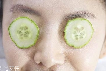 黄瓜敷脸能祛斑吗,用黄瓜敷脸可以淡斑吗 黄瓜敷脸能祛斑吗,用黄瓜敷脸可以淡斑吗