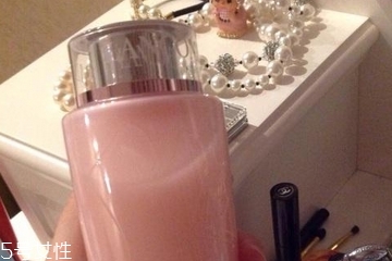 化妆水湿敷多久为最佳,化妆水湿敷多久