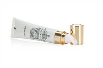 眼霜用在护肤哪个步骤,护肤品眼霜在第几个步骤 眼霜用在护肤哪个步骤,护肤品眼霜在第几个步骤