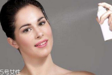 卸妆水和化妆水是一样的吗,娇韵诗的化妆水是卸妆水吗