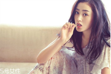 使用眼霜之前用什么,用眼霜前要用哪些护肤品吗