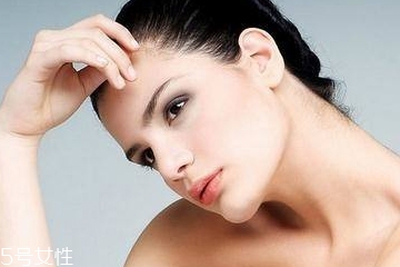 后美白去角质好用吗,去完角质可以用精华吗