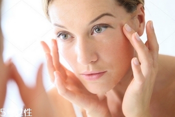 眼霜为什么要用无名指涂,为什么涂眼霜一定要用无名指