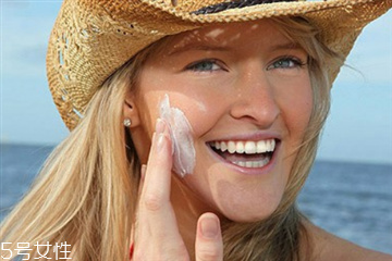 隔离乳可以当防晒霜吗,防晒霜能不能当隔离霜