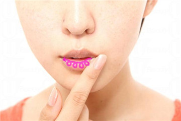 冬天唇部护理小妙招,冬季唇部护理