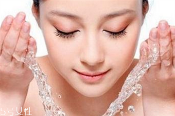 30岁混合性皮肤用什么护肤品好,混合性皮肤用什么护肤品比较好 30岁混合性皮肤用什么护肤品好,混合性皮肤用什么护肤品比较好